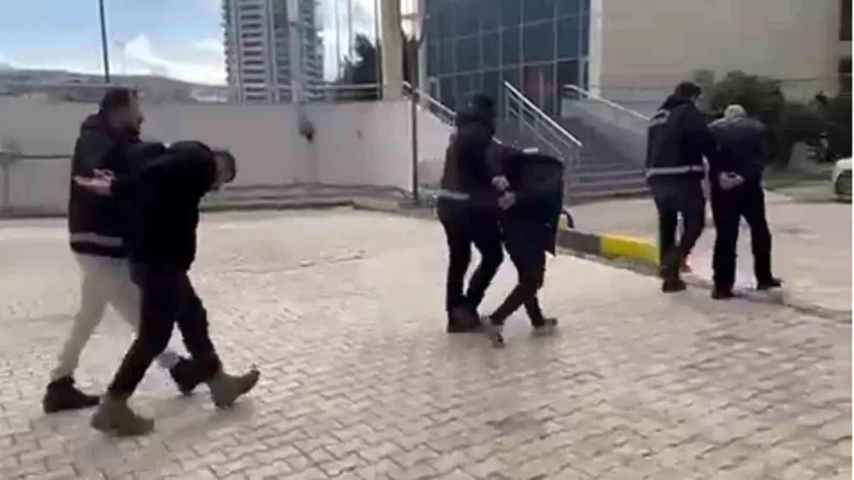 Hapis cezası ile aranan 3 kişi İskenderun'da yakalandı