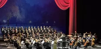 İstanbul Devlet Opera ve Balesi, AKM'de 'Yeni Yıl Konseri' verdi