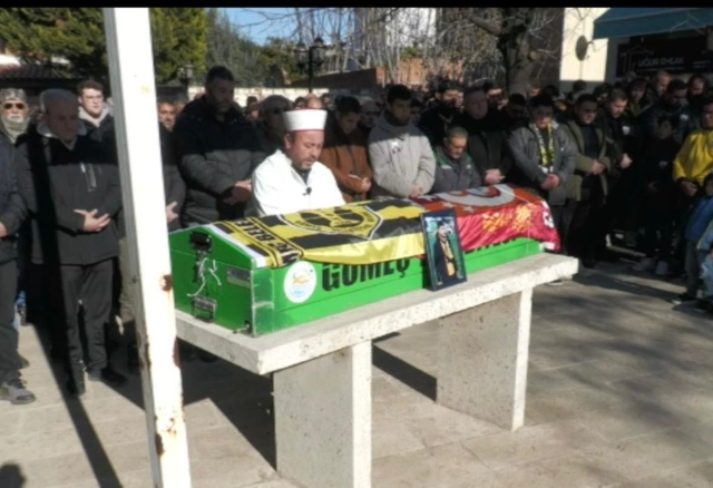 istedigi olmayinca dehset sacti restorana 19420795 8629 m