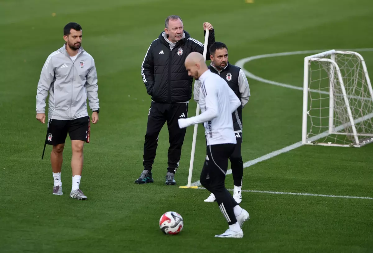 Jota Silva: Her zaman yüzde 100'ümü vermek için sahada olurum / Haber ve görüntü eklendi