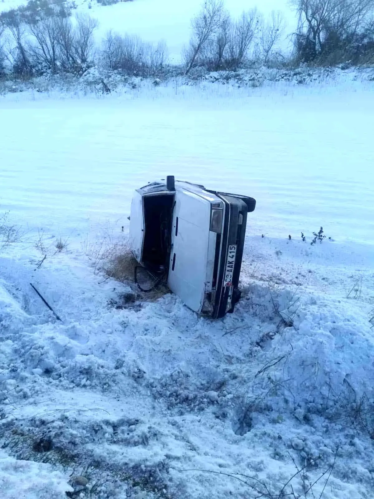 Kaygan zemin kazaya neden oldu: 1 yaralı