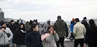 Şiddetli lodos İstanbul'da hayatı olumsuz etkiliyor