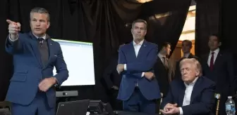 Trump, Maduro'yu kaçırma operasyonunu izlediği anların fotoğrafını paylaştı