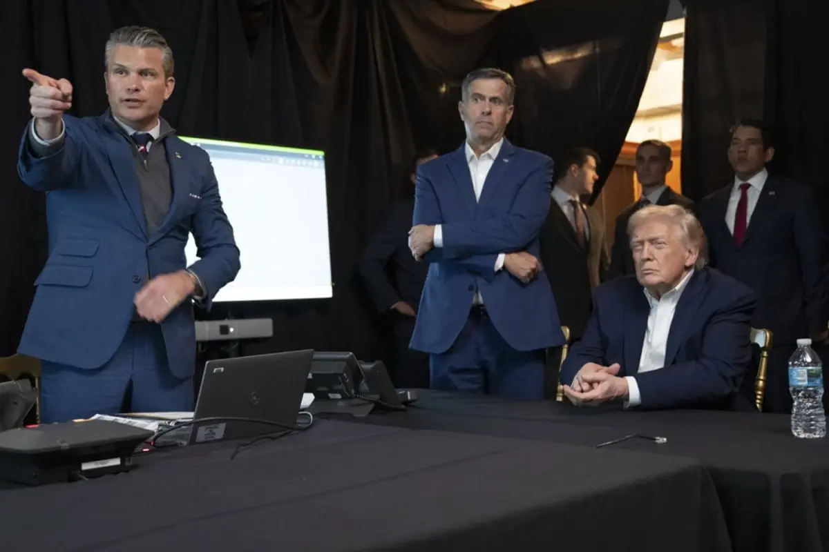 Trump, Maduro'yu kaçırma operasyonunu izlediği anların fotoğrafını paylaştı