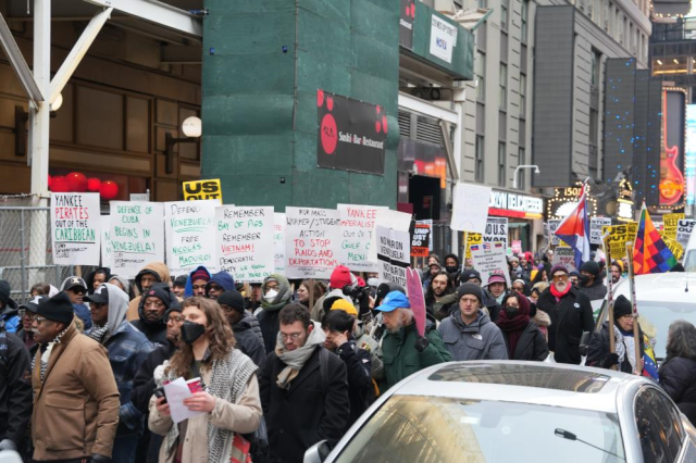 Thousands of people took to the streets in the U.S. for Venezuela: Fight for oil