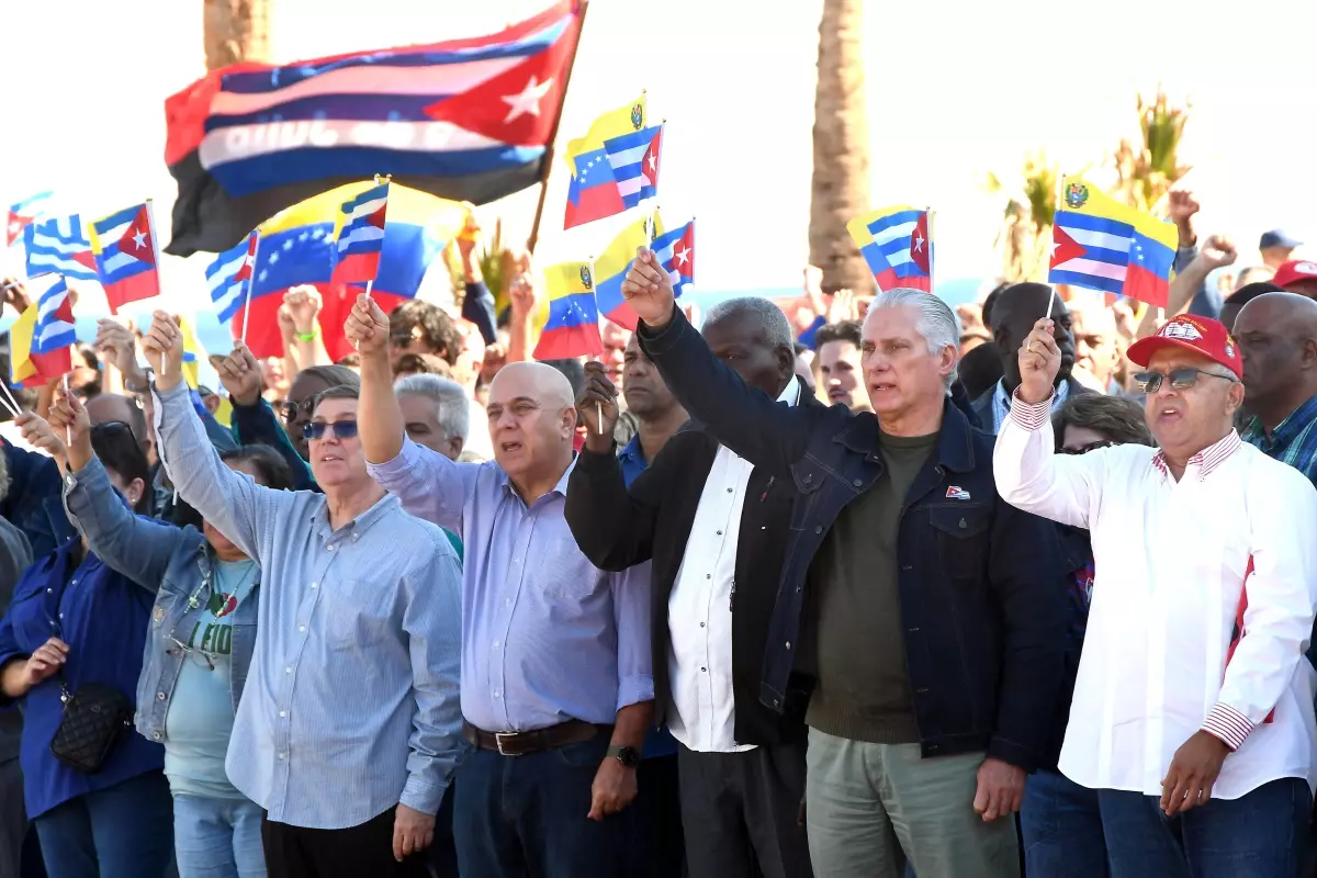 Albüm: ABD'nin Venezuela'ya Yönelik Saldırısı Küba'nın Başkenti Havana'da Protesto Edildi