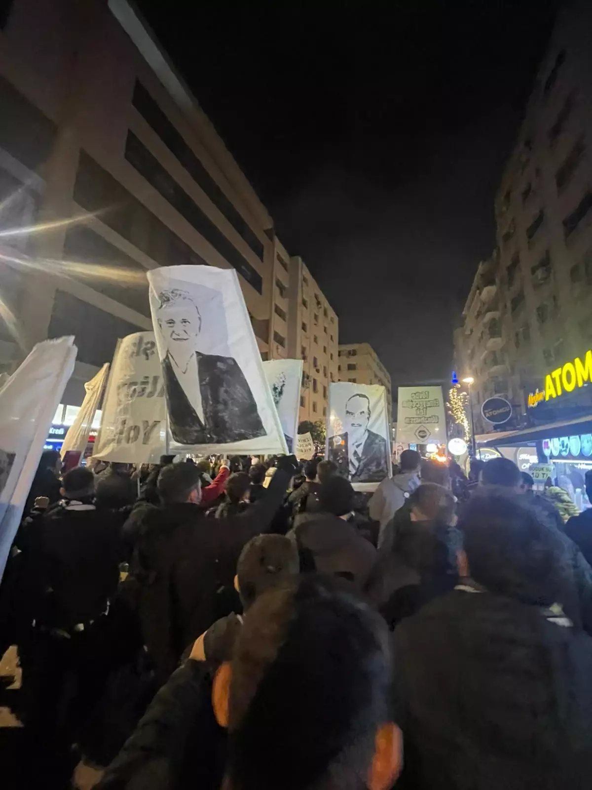 Altay taraftarları kurtuluş için yürüdü