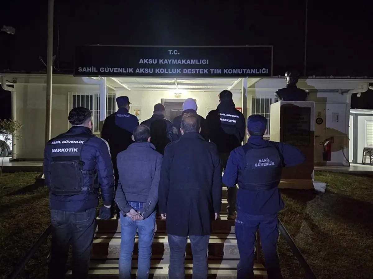 Antalya'da 4 düzensiz göçmen yakalandı