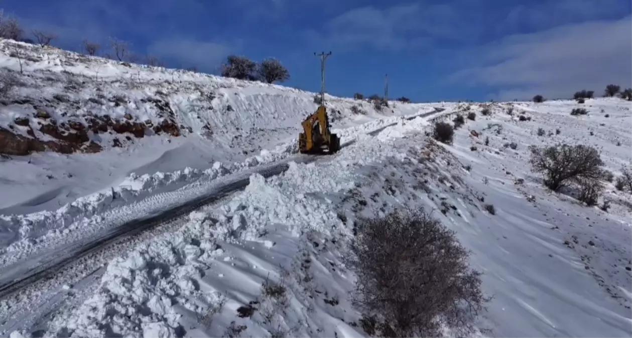 Batman'ın 3 ilçesinde köy okullarında ve taşımalı eğitime 1 gün ara verildi