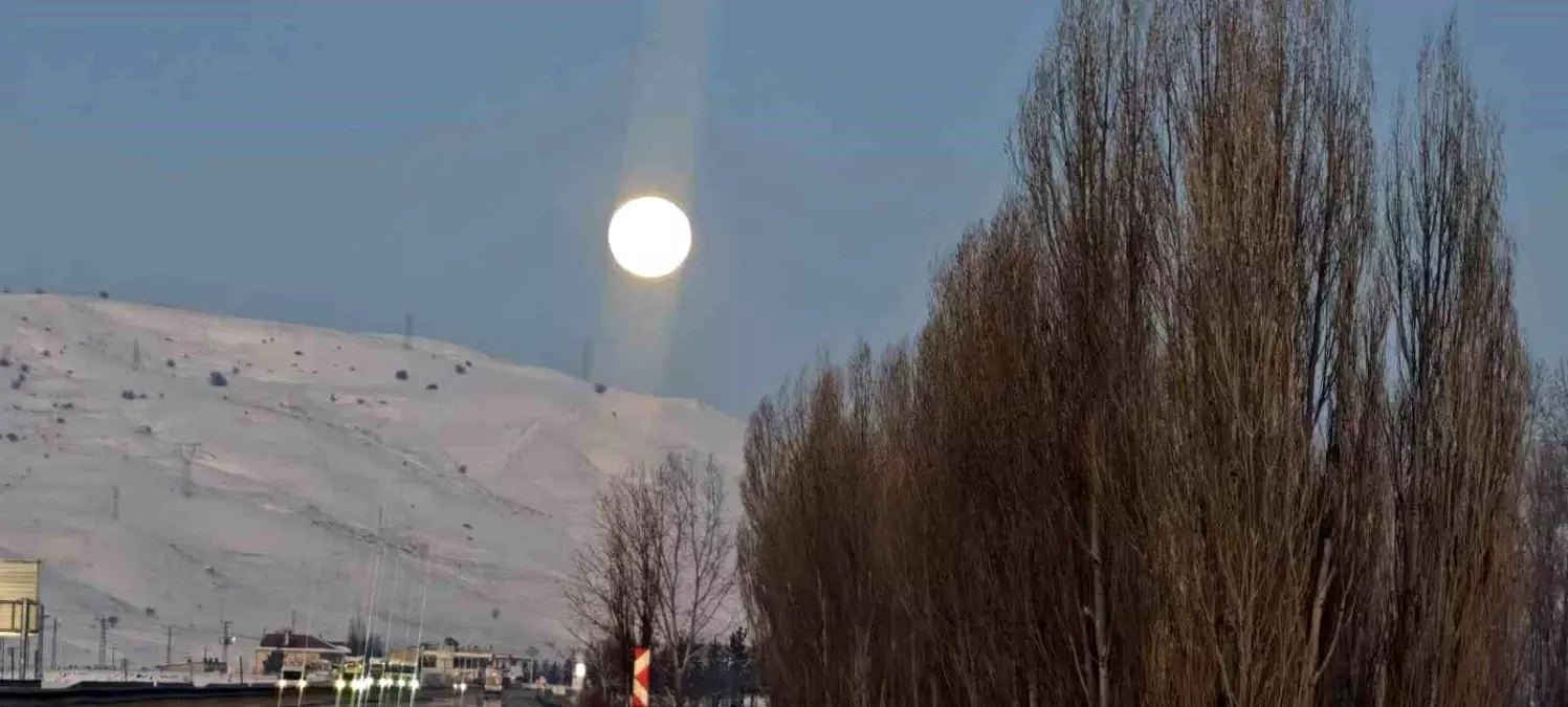 Dolunayın görüntüsü büyüledi