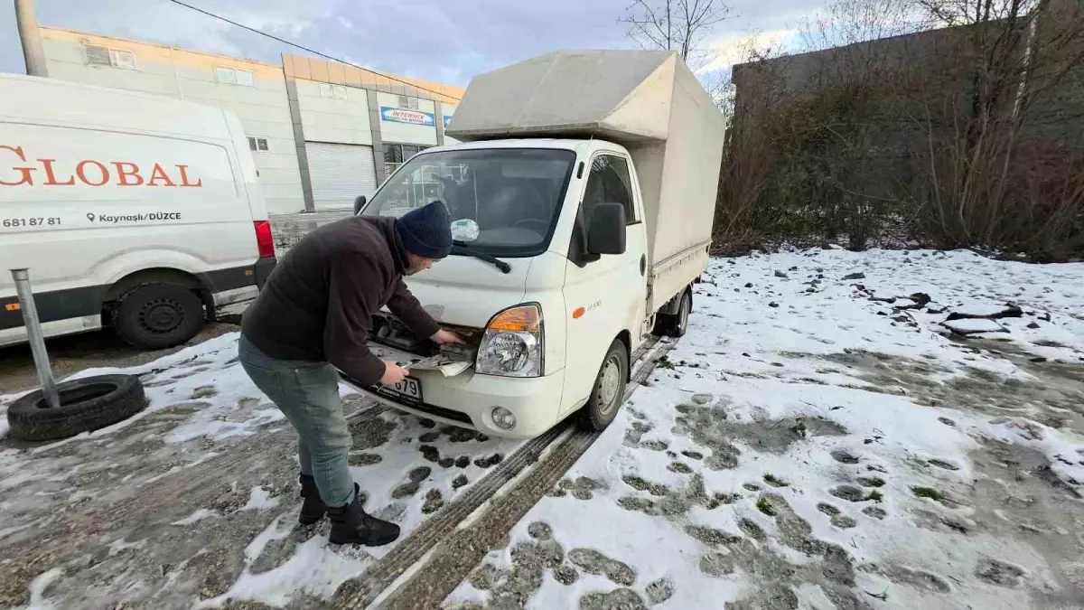 Düzce'de eksi 10 derecede sanayi mesaisi
