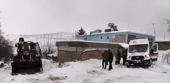 Eğil'de karla mücadele çalışması sürüyor