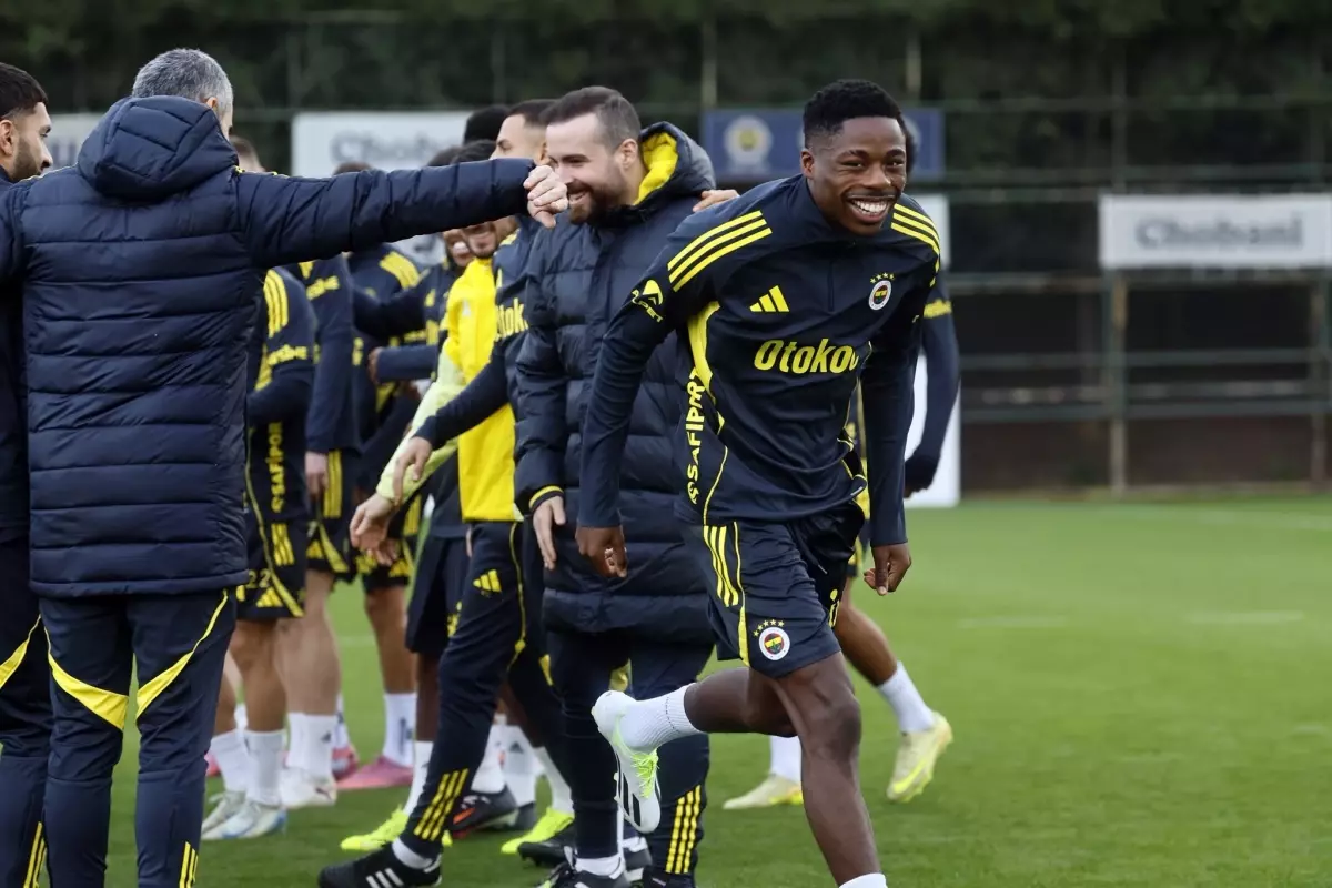 Fenerbahçe'de Samsunspor maçı hazırlıkları sürüyor