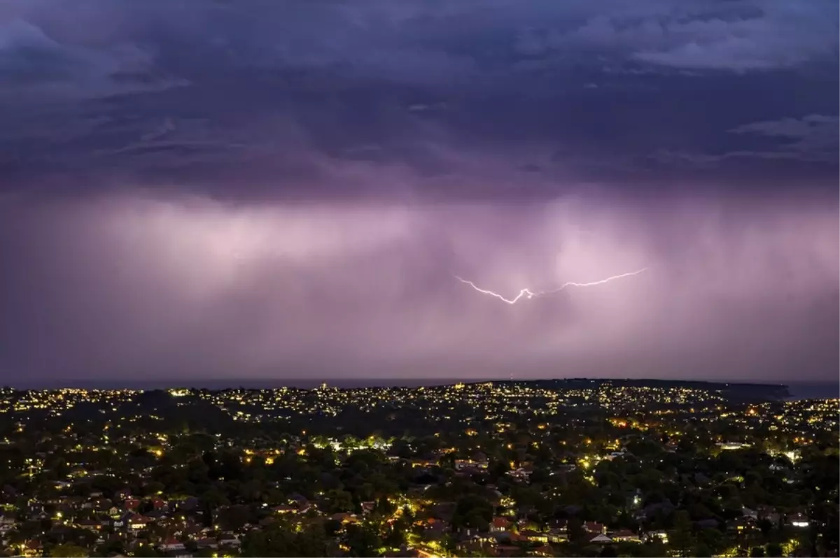 Güney Afrika'da yıldırım düştü: 2 ölü