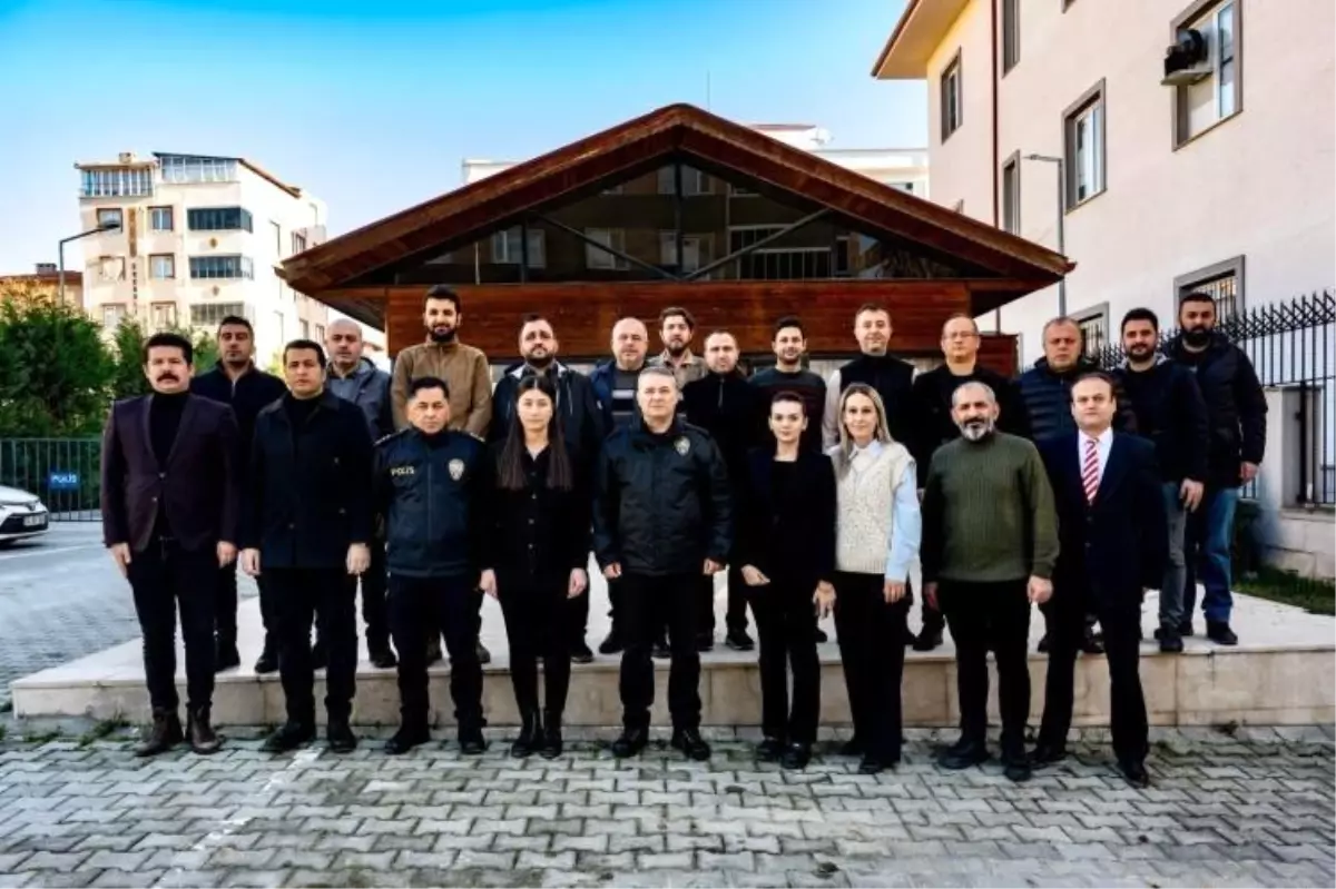 İl Emniyet Müdürü Şener, personelle bir araya geldi