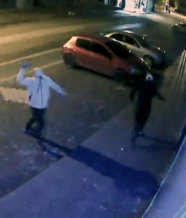 Нападавшие в капюшонах атаковали свадебный офис: 2 сестры подали жалобу