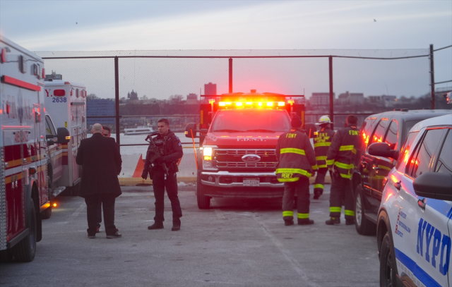 maduro yu new york sokaklarinda sergilediler 19425790 1149 m