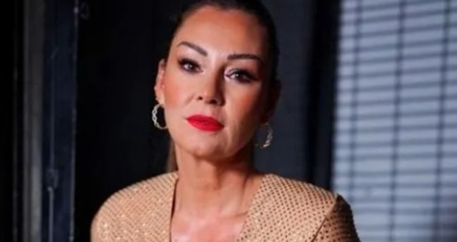 Pınar Altuğ ne açıklama yaptı? Pınar Altuğ eşinin anneannesinin cenazesinde sakız çiğnemesi ile ilgili ne dedi? Pınar Altuğ ne açıklama yaptı? Pınar Altuğ eşinin anneannesinin cenazesinde sakız çiğnemesi ile ilgili ne dedi?
