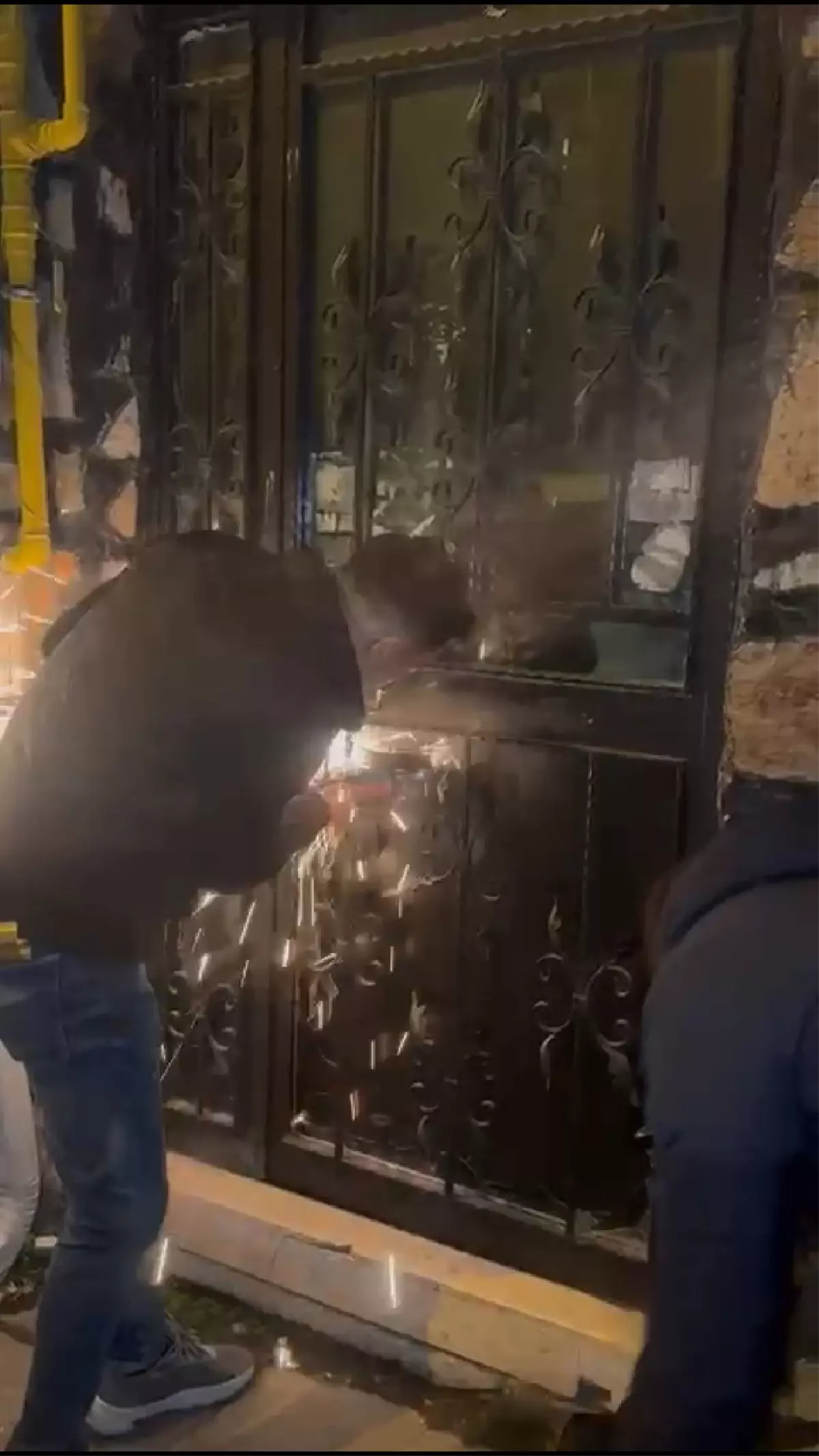 Polis spiralle kapıyı keserek baskın yaptı; 43 kişiye 498 bin lira kumar cezası