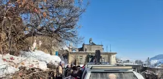 Siirt'te yolları kardan kapanan köylerdeki hastalar hastanelere ulaştırıldı