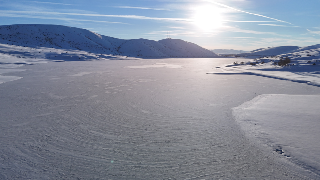 تجمد سطح بحيرة يلدز في سيفاس