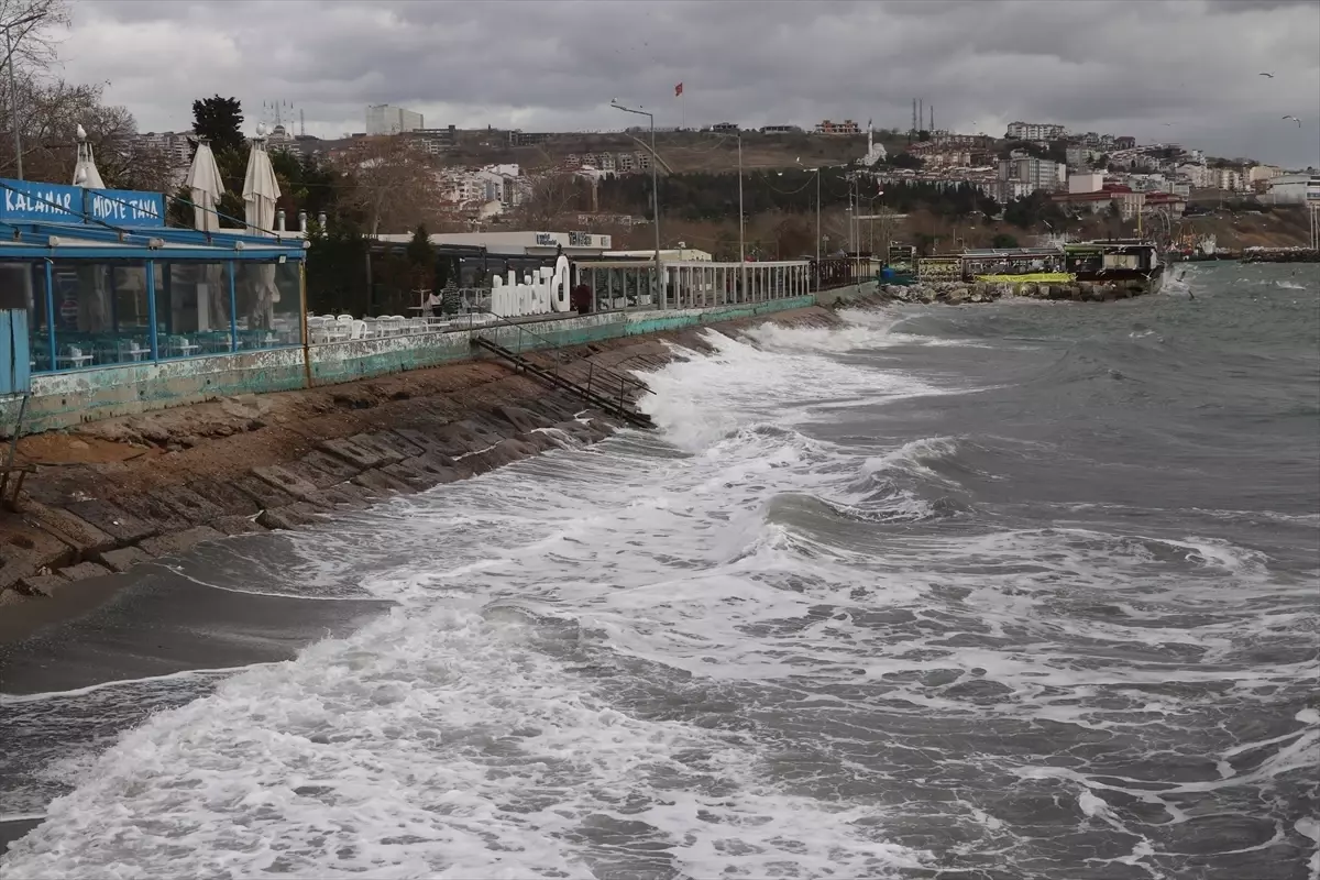 Tekirdağ'da lodos deniz ulaşımını olumsuz etkiliyor