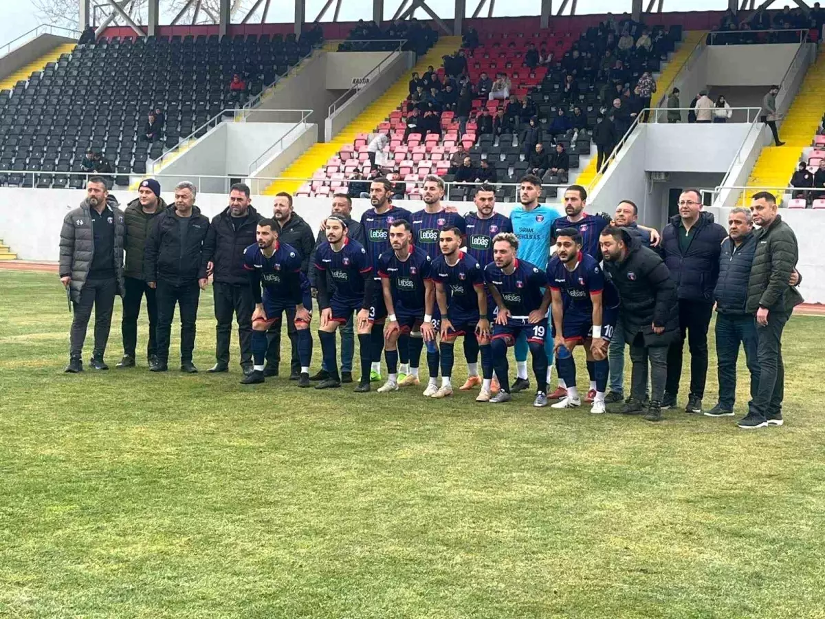Tepecikspor zirve takibini bırakmıyor