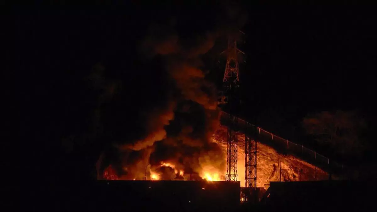 Trump neden Venezuela'ya saldırma ve Maduro'yu ABD'ye getirme emri verdi?