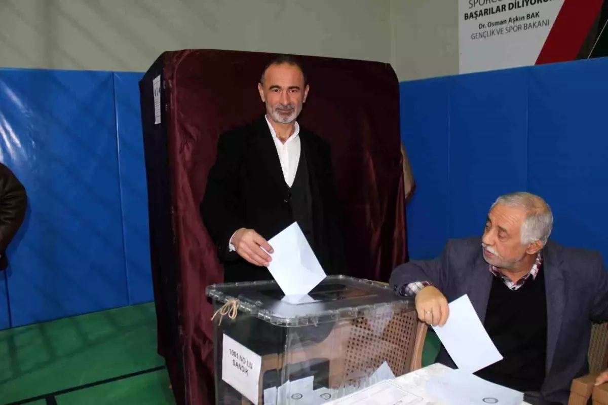 Türkeli Esnaf Odası'nda Ali Karahan güven tazeledi