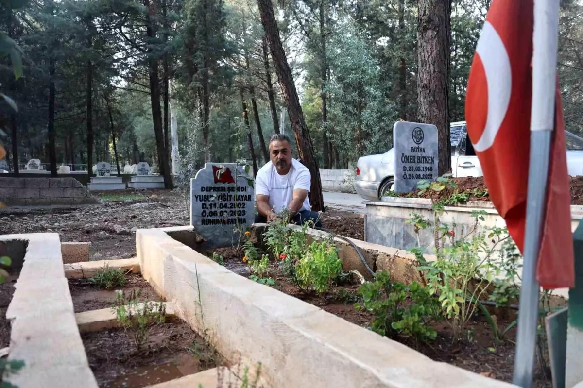 Ailesi depremde enkaz altında kalan acılı baba, eşi ve iki evladının öldüğü Yağmur Apartmanı'nda suçluları...