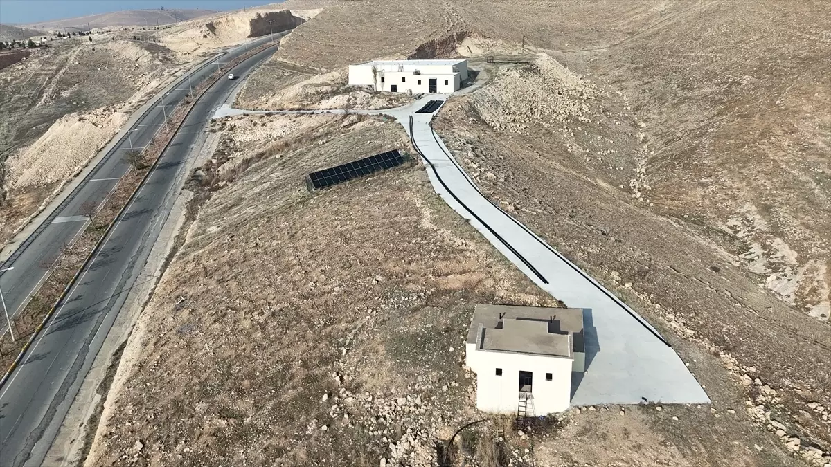 Batman Üniversitesi kampüsündeki iki su kuyusunun enerjisi güneşten karşılanıyor