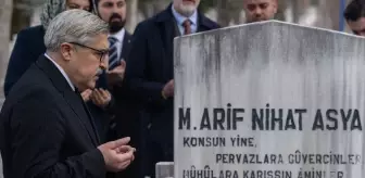 'Bayrak Şairi' Arif Nihat Asya vefatının 51. yılında kabri başında anıldı