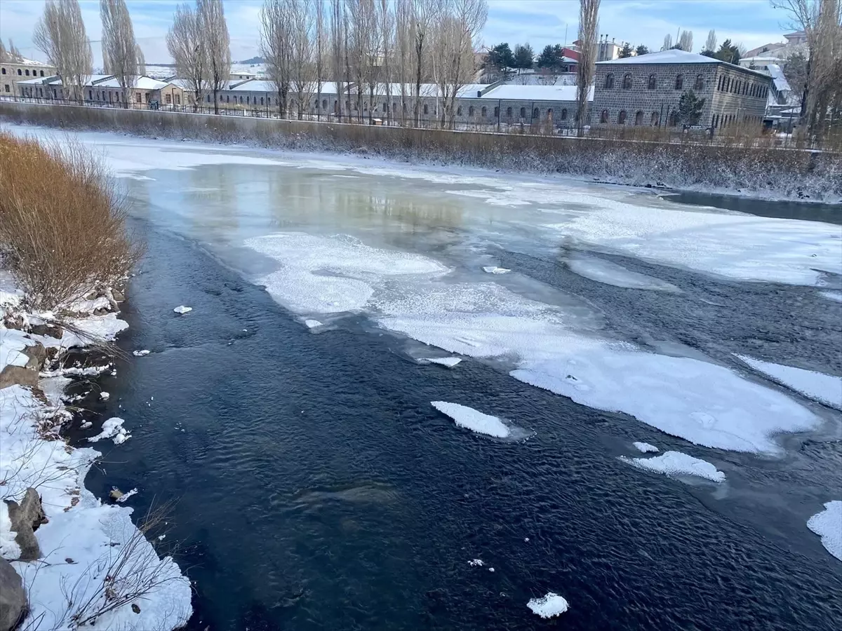 Doğu Anadolu'da dondurucu soğuklar etkisini sürdürüyor