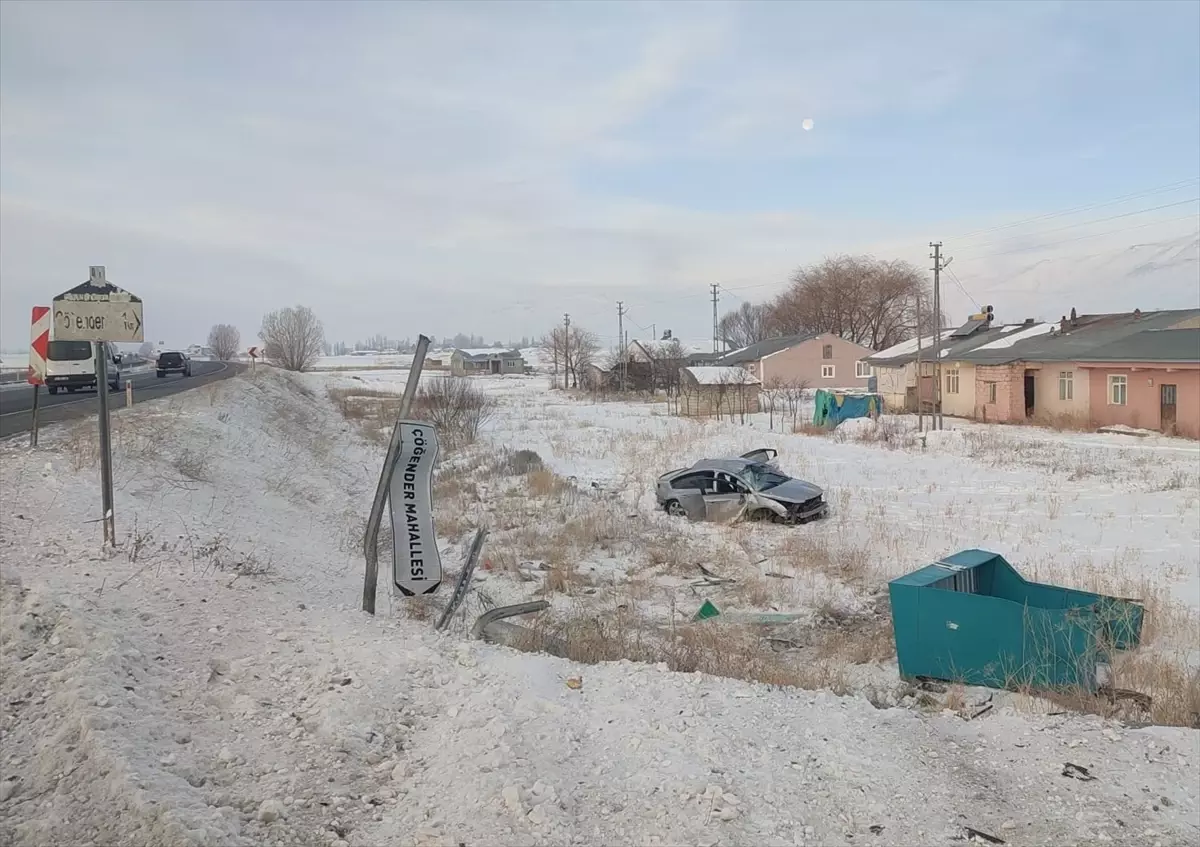 Erzurum'da şarampole devrilen otomobildeki 1 kişi öldü, 4 kişi yaralandı