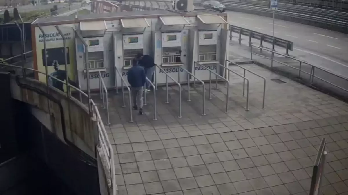 Fenerbahçe-Beşiktaş maçı öncesi karaborsa bilet satışı yapan 4 kişi yakalandı