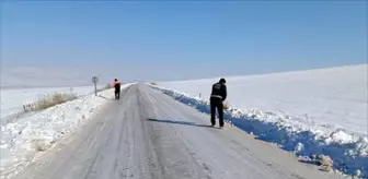 Gemerek'te sokak hayvanları için doğaya yem bırakıldı