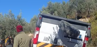 Hatay'da ağaçlık alana devrilen öğrenci servisindeki 5 kişi yaralandı