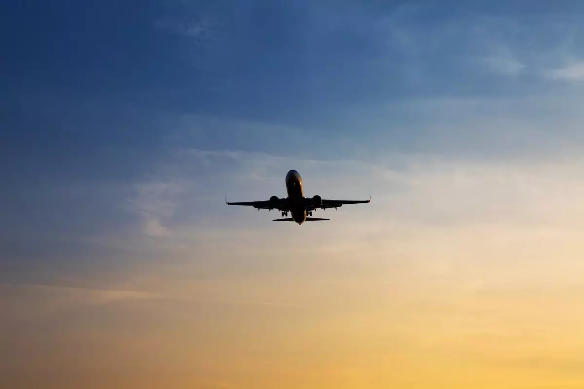 Hollanda'da kar yağışı nedeniyle 500 uçuş iptal edildi