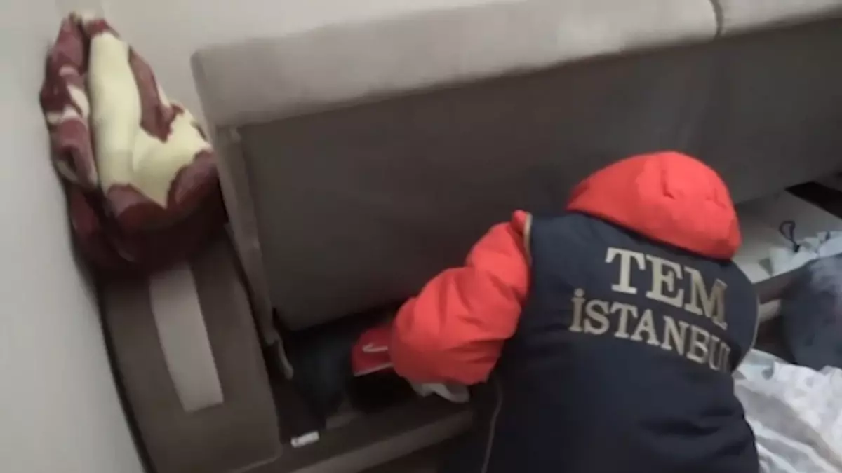 İstanbul'da FETÖ operasyonu: 4 gözaltı / Metin eklendi