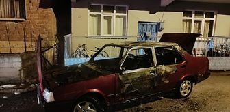 Karabük'te park halindeki otomobil yandı