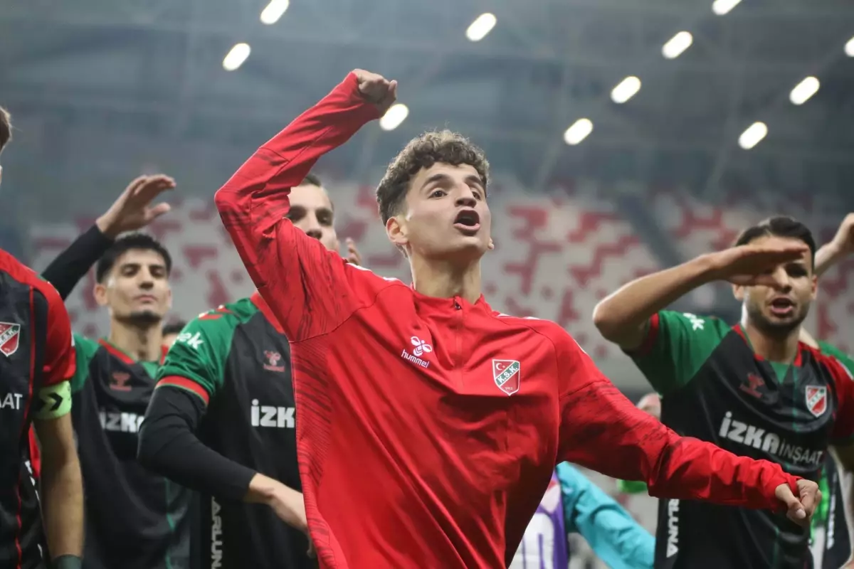 Karşıyaka'nın genç yıldız adayı Adem Yeşilyurt'un transferi için Fenerbahçe ile görüşecek