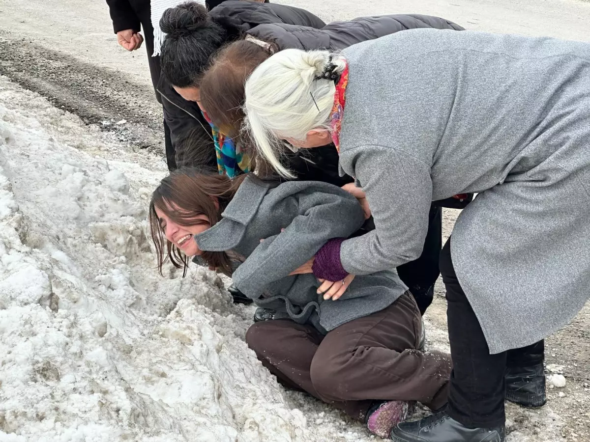 Tunceli'de Gülistan Doku'nun Ailesinden Dramatik Görüntüler