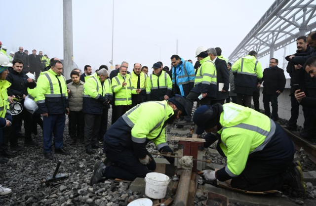 KONYARAY BANLİYÖ HATTI'NDA RAY BİRLEŞTİRME KAYNAK PROGRAMI YAPILDI