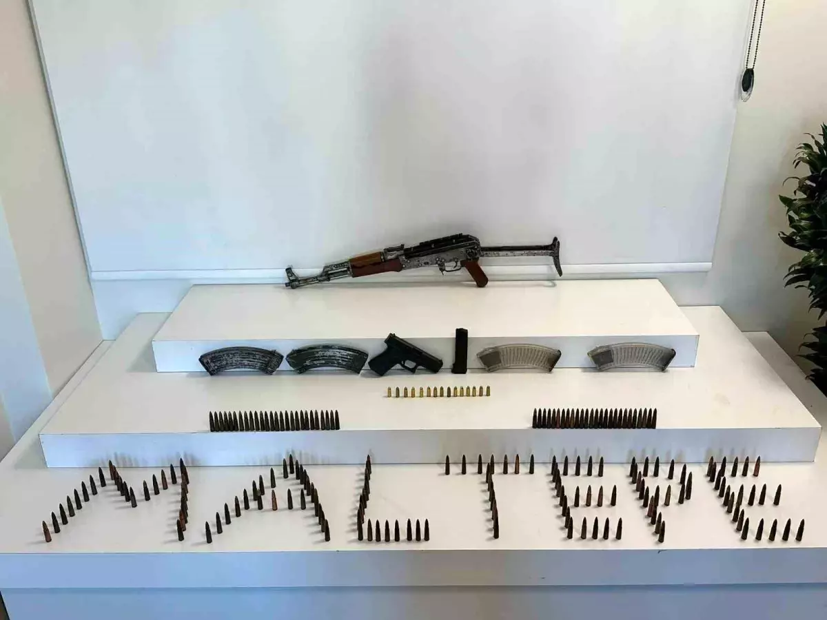 Maltepe'de uzun namlulu silah ele geçirilen operasyonda 1 kişi tutuklandı