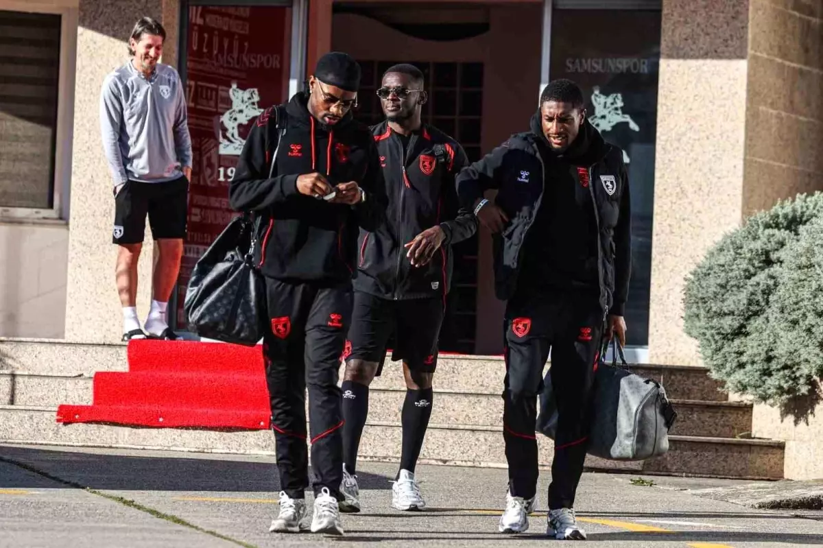 Samsunspor, Süper Kupa yarı finali için Adana'ya gitti