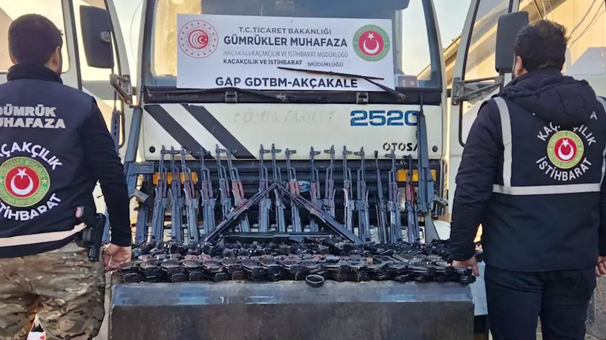 Suriye'den Türkiye'ye gizlenmiş silahlar Akçakale'de ele geçirildi