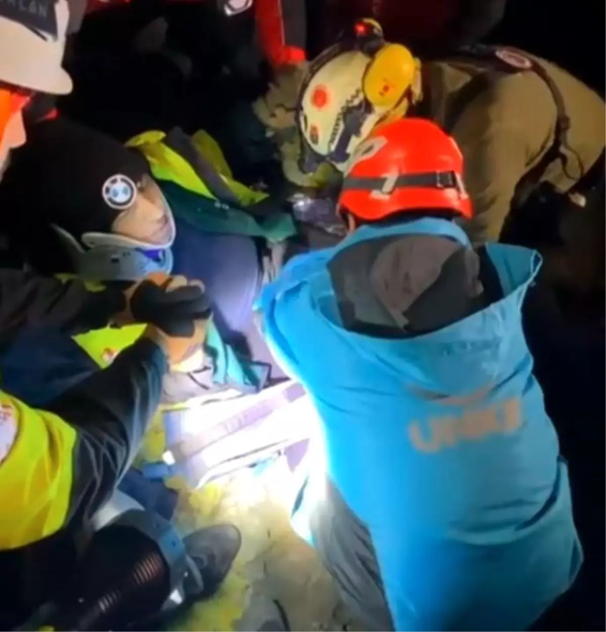 Sarıyer'de kaybolduktan 7 saat sonra bulunan kadının kurtarılma anları ortaya çıktı