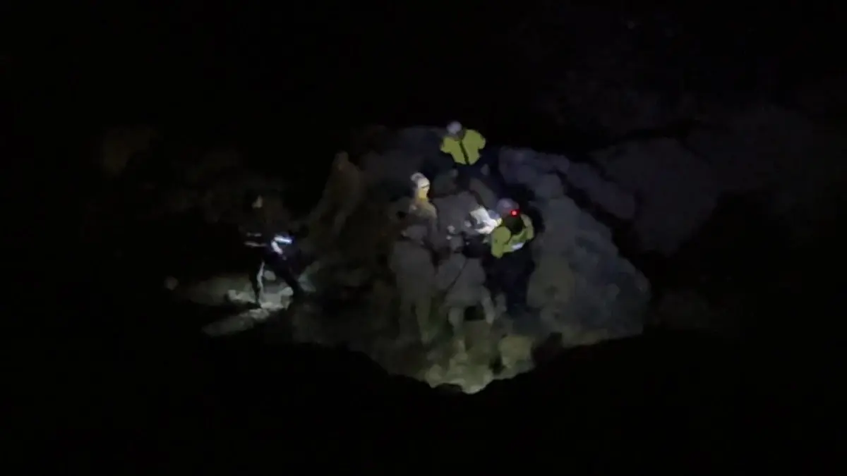 Sarıyer'de ormanda kaybolan kadın falezlerde yaralı olarak bulundu; kurtarma çalışmaları sürüyor