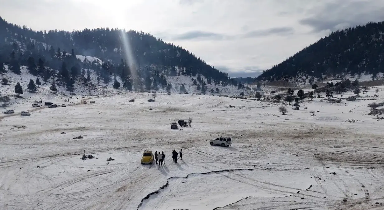 Torosların zirveleri beyaza büründü, Antalyalılar kar keyfini doyasıya yaşadı