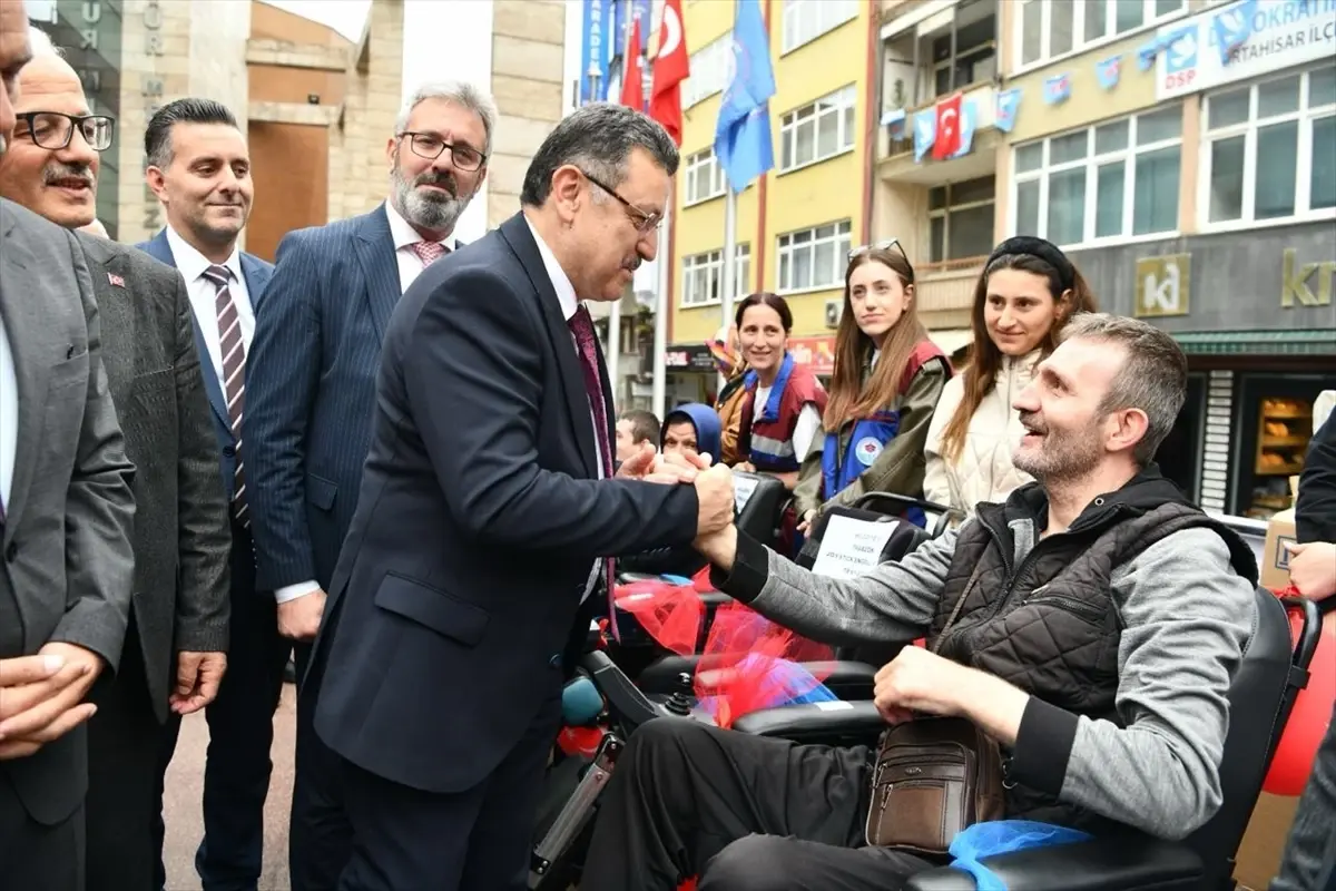 Trabzon Büyükşehir Belediyesi Başkanı Genç, sosyal desteklere yönelik çalışmalarını değerlendirdi Açıklaması